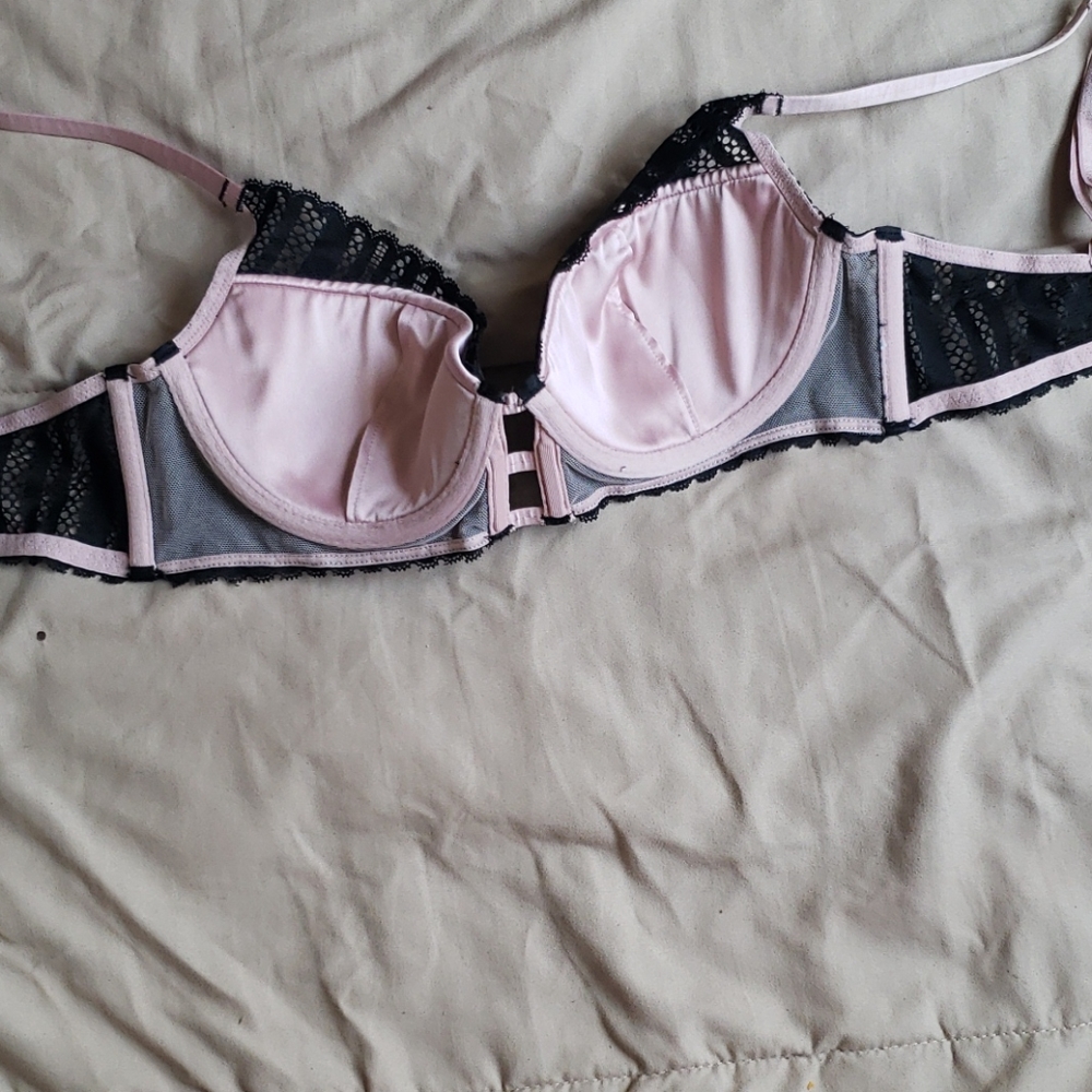 Bra - Picture 2 of 3